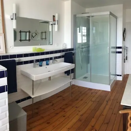 Stunning 5-bed House In Casa de Férias *