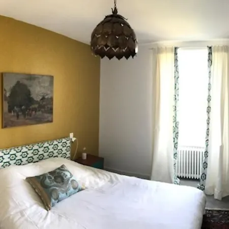 Stunning 5-bed House In Montfarville