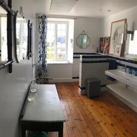 Stunning 5-bed House In